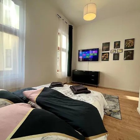 Zu Fuss Ins Zentrum, Nahe Arena