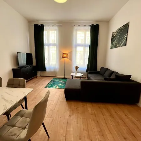 Zu Fuss Ins Zentrum, Nahe Arena Apartment *